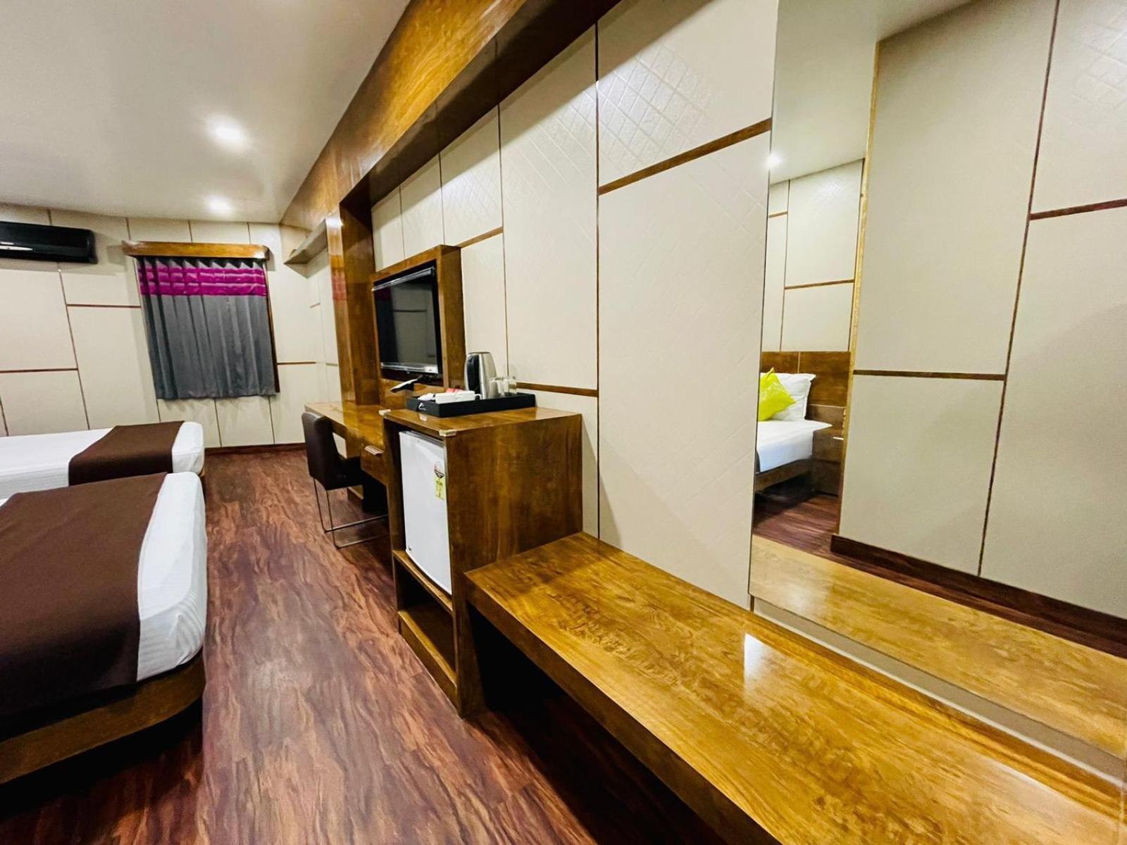 B8 Hotel شيناي المظهر الخارجي الصورة