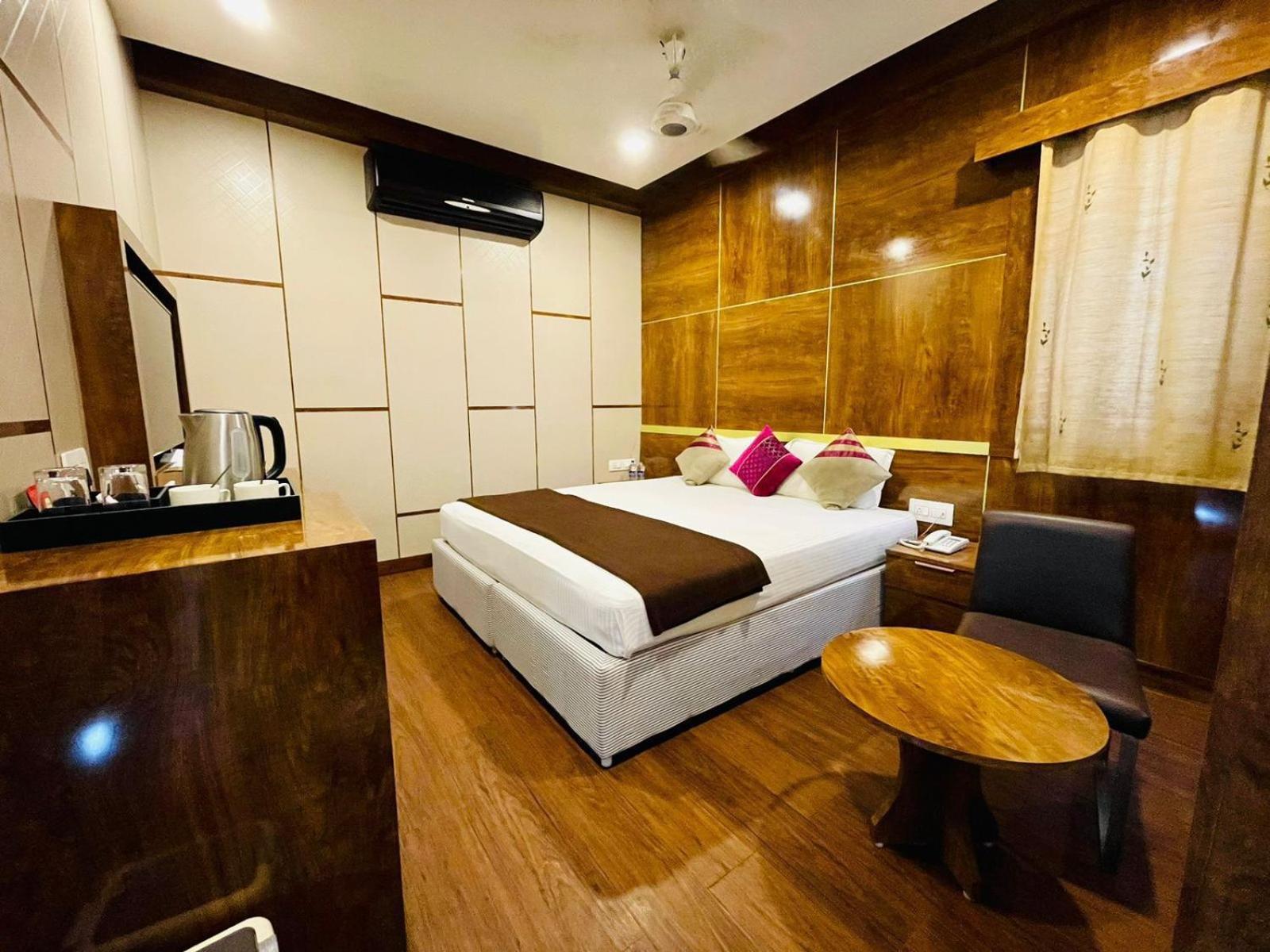 B8 Hotel شيناي المظهر الخارجي الصورة