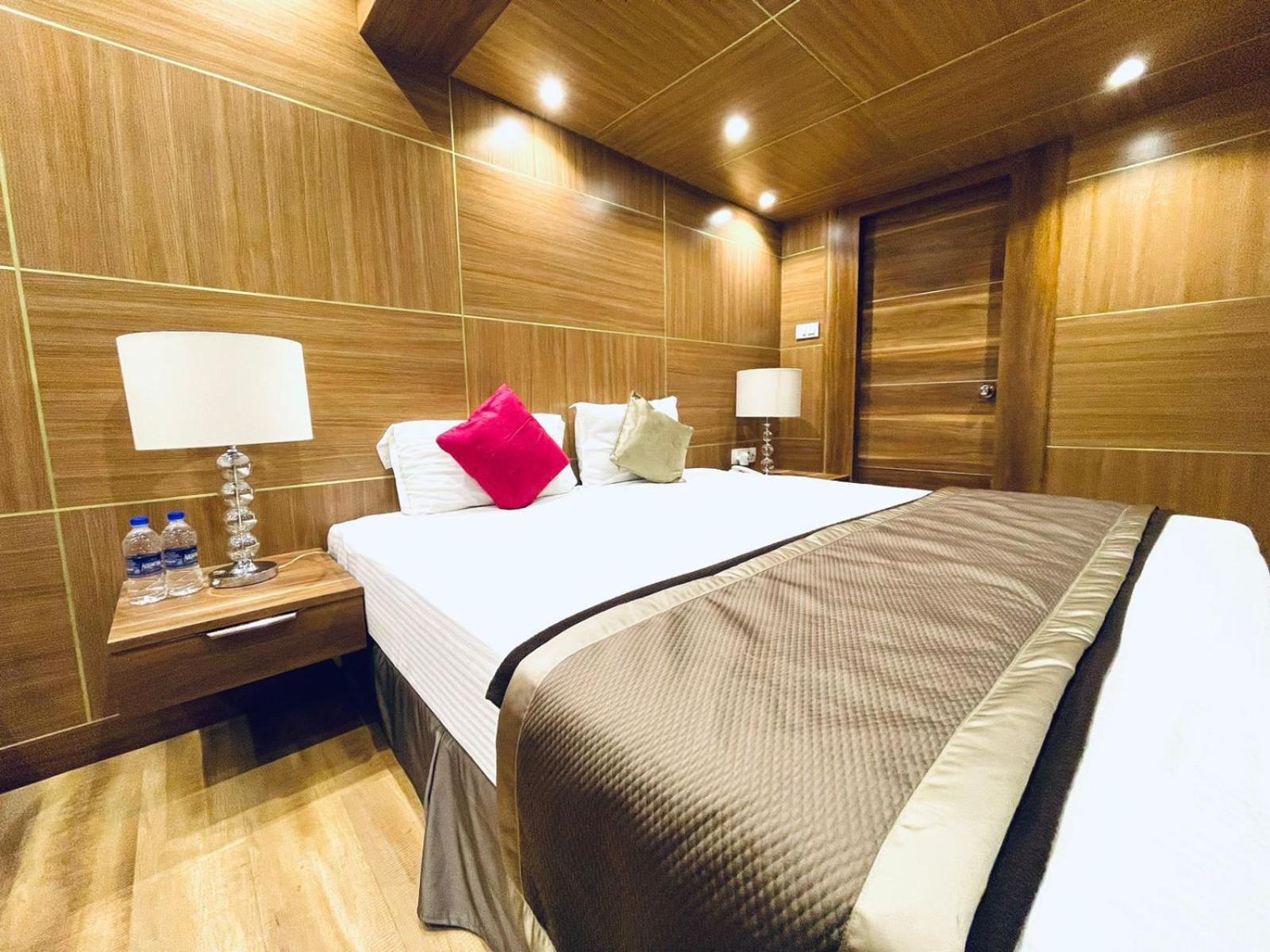 B8 Hotel شيناي المظهر الخارجي الصورة