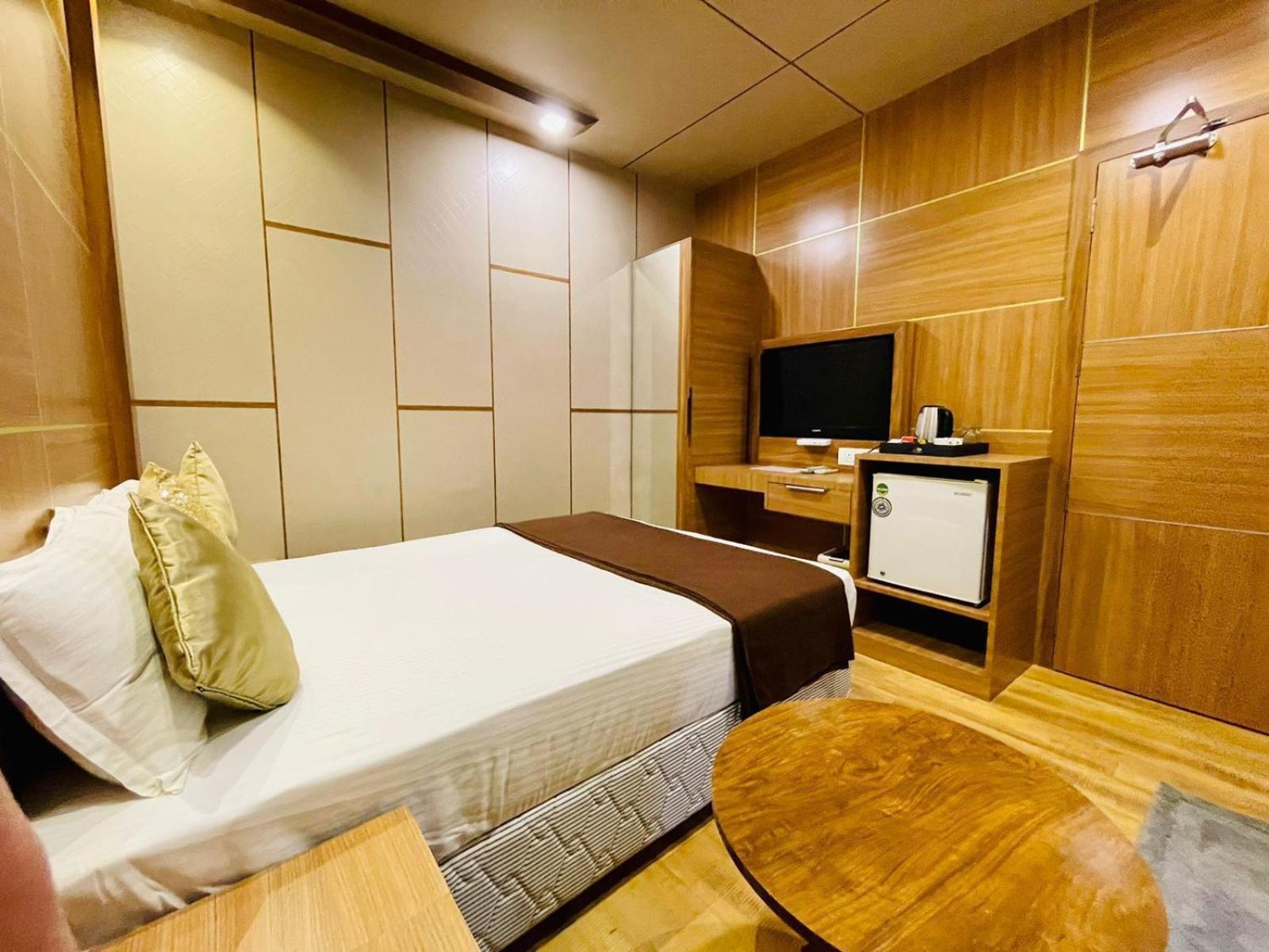 B8 Hotel شيناي المظهر الخارجي الصورة