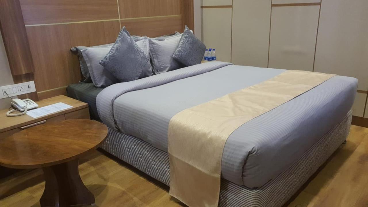 B8 Hotel شيناي المظهر الخارجي الصورة