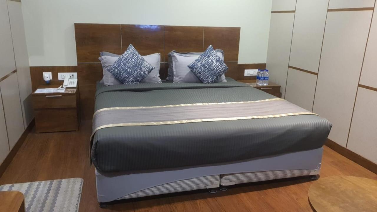 B8 Hotel شيناي المظهر الخارجي الصورة