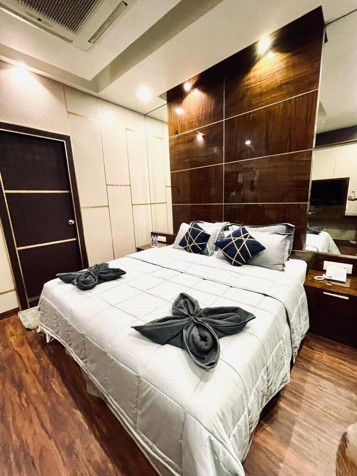 B8 Hotel شيناي المظهر الخارجي الصورة